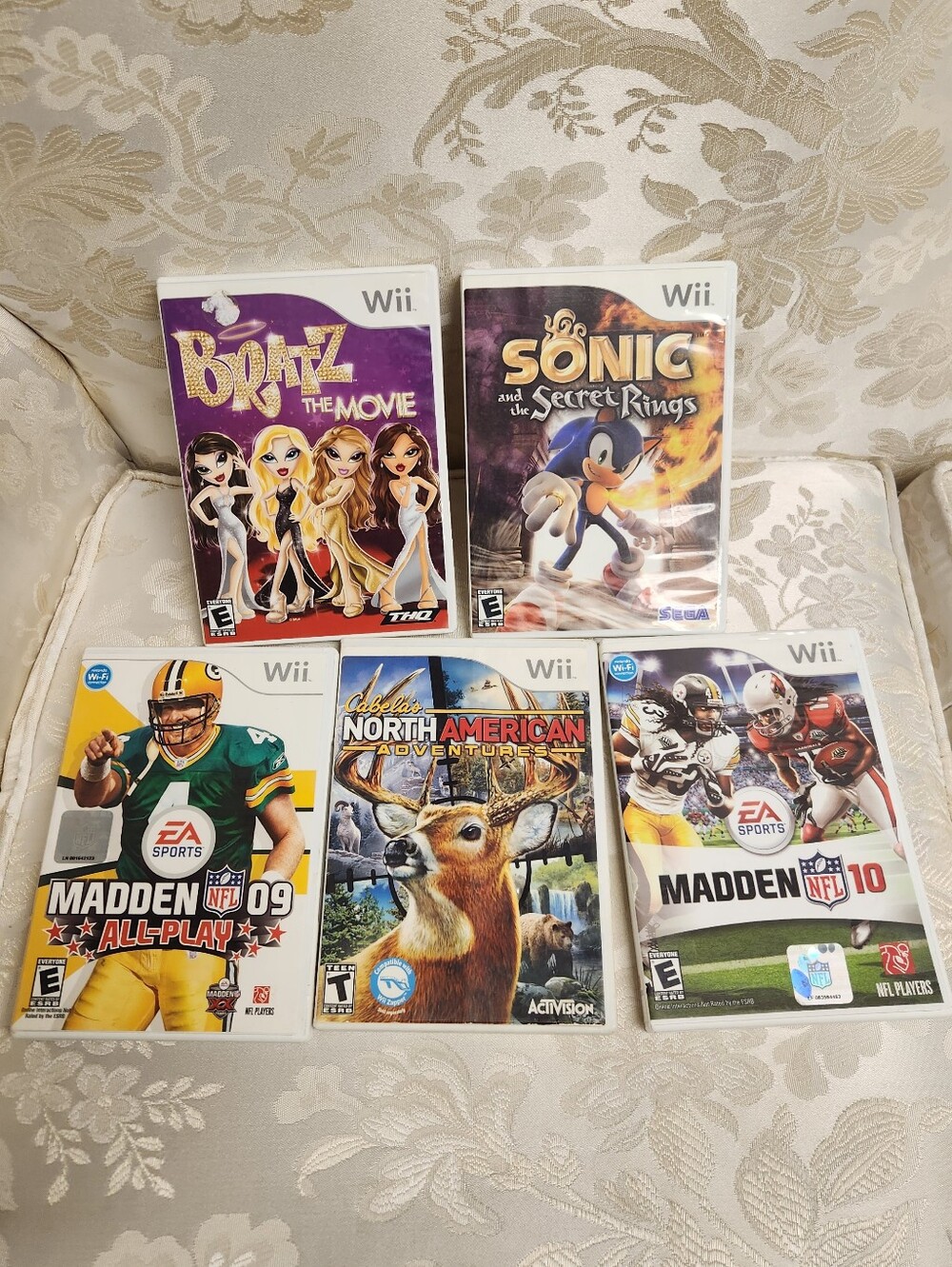 Wii games - Bratz, Sonic, Madden, Cabelas Hunting - Lot Of 5 Games